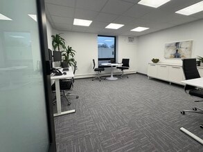 2215 Oak Industrial Dr NE, Grand Rapids, MI à louer Photo intérieure– Image 1 sur 9