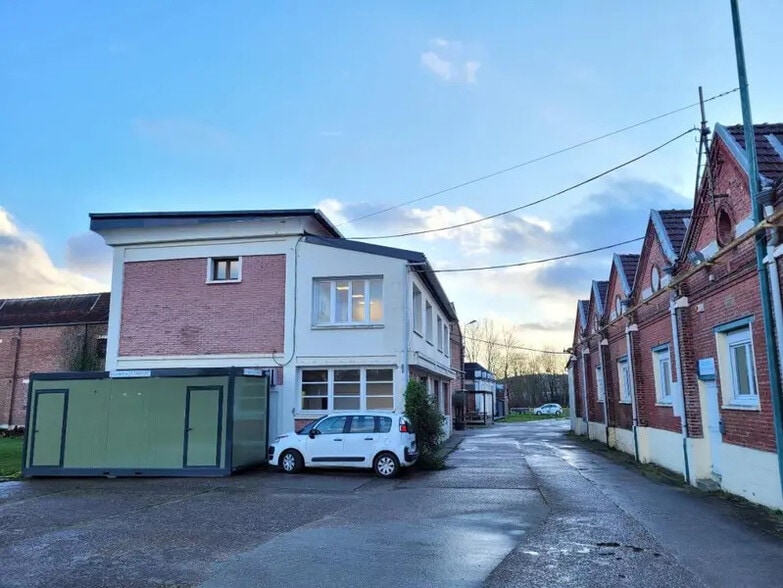 Local d'activités dans Malaunay à vendre - Photo de l’immeuble – Image 3 sur 14