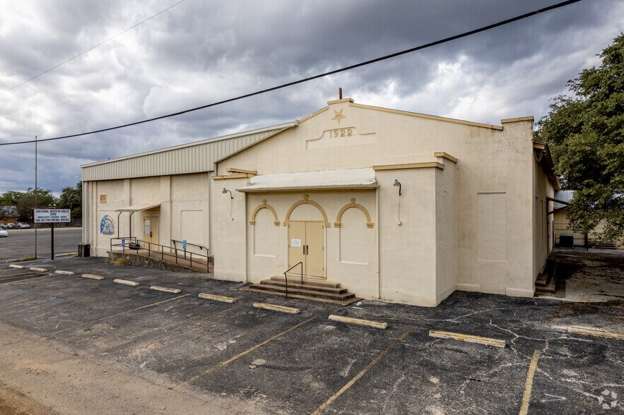 257 E South St, New Braunfels, TX à vendre - Photo principale – Image 1 sur 10