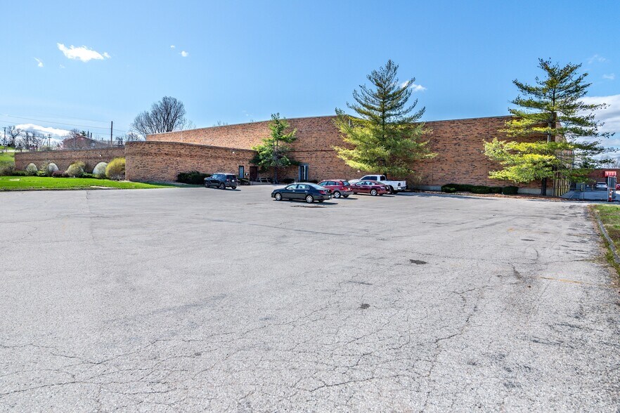 3801 McKelvey Rd, Bridgeton, MO à louer - Photo de l’immeuble – Image 3 sur 6