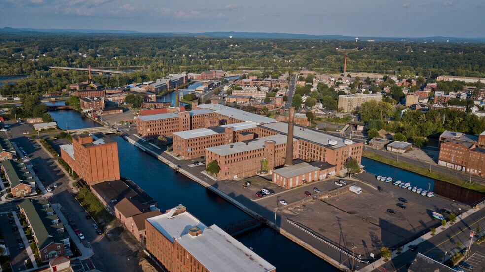 4 Open Square Way, Holyoke, MA à louer - Photo de l’immeuble – Image 1 sur 13