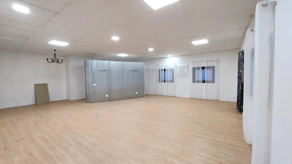 Local commercial dans Dissay à vendre - Photo de l’immeuble – Image 2 sur 2