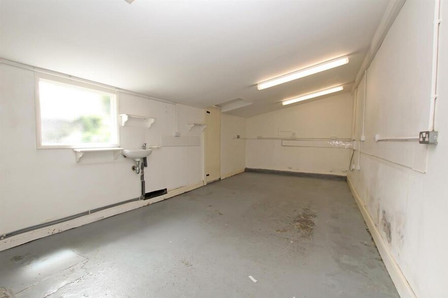 129 Chase Side, Enfield à vendre - Photo de l’immeuble – Image 3 sur 12