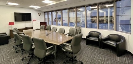 70 University Ave, Toronto, ON à louer Photo intérieure– Image 2 sur 2