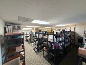 17830 Sky Park Cir, Irvine, CA à louer Photo intérieure– Image 2 sur 18