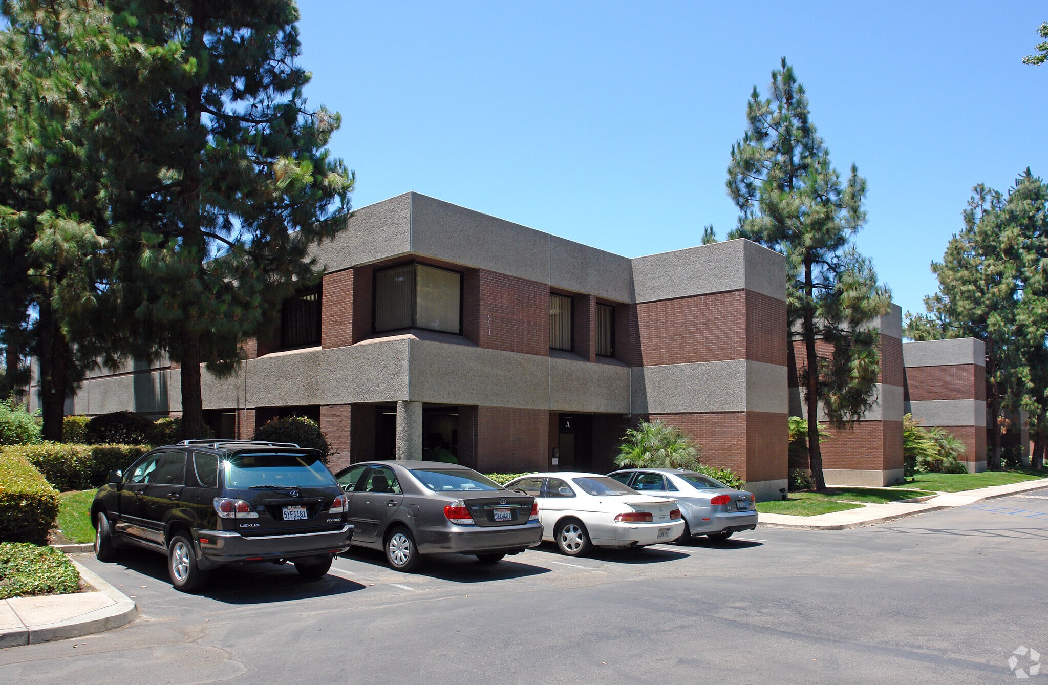 6295 Ferris Sq, San Diego, CA à louer Photo principale– Image 1 sur 11
