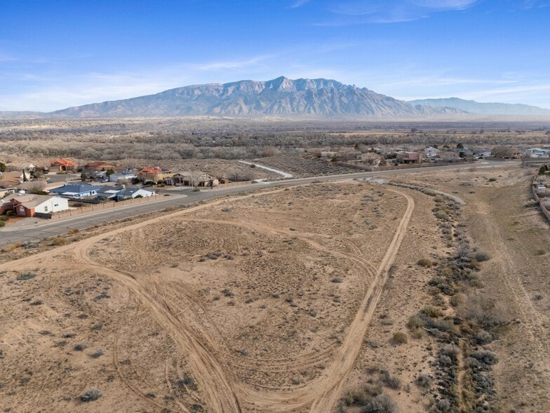 2801 Willow Creek NE St, Rio Rancho, NM à vendre - Photo principale – Image 1 sur 25