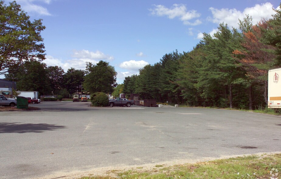 31 Suffolk Rd, Mansfield, MA à louer - Photo de l’immeuble – Image 2 sur 8