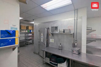 17300 Ventura Blvd, Encino, CA à louer Photo intérieure– Image 1 sur 5