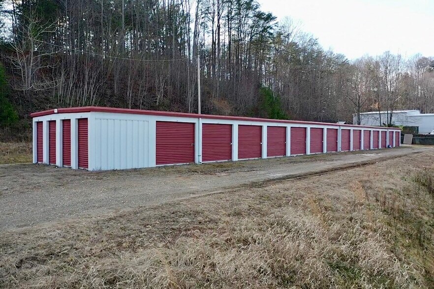 40 Turner Ashby Rd, Martinsville, VA à vendre - Photo principale – Image 1 sur 11