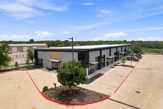 300 Co Rd 199, Hutto, TX à louer Photo de l’immeuble– Image 1 sur 9