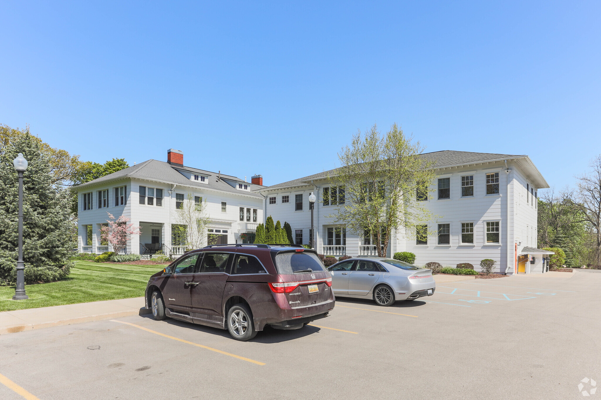 915 N Michigan Ave, Howell, MI à louer Photo principale– Image 1 sur 3