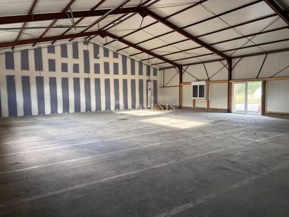 Local d’activités dans Moncé-en-Belin à louer Photo intérieure– Image 1 sur 3