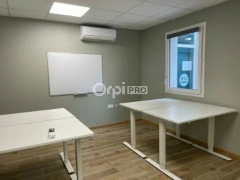 Bureau dans Pessac à louer - Photo de l’immeuble – Image 3 sur 11