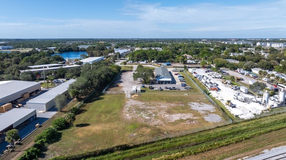 1901 Danr Dr NE, Palm Bay, FL à vendre - Aérien – Image 3 sur 19