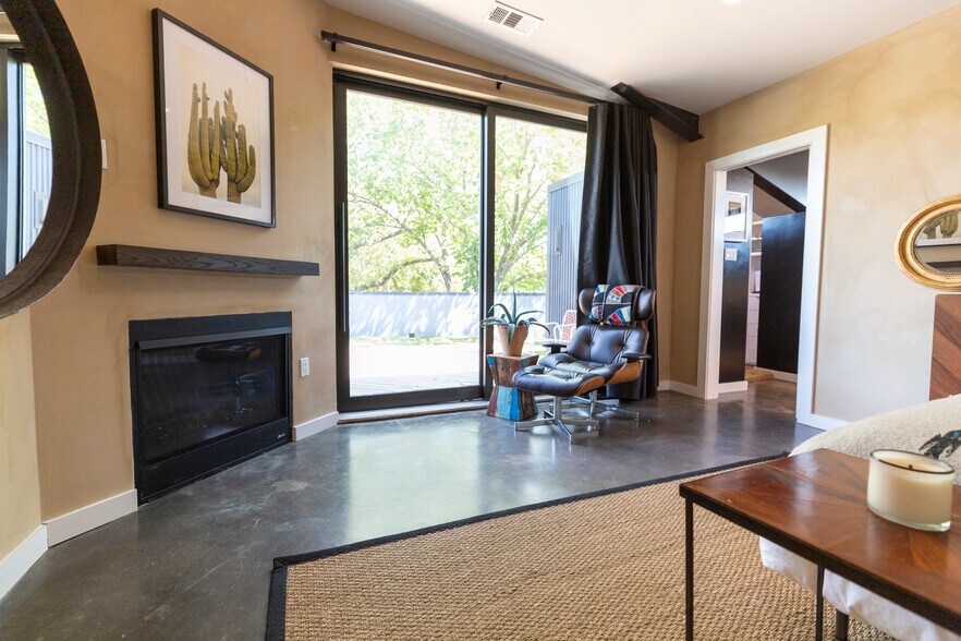 4770 Iberia Ave, Dallas, TX à vendre - Photo intérieure – Image 2 sur 26