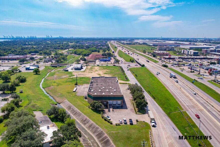 903 Highway 146 S, La Porte, TX à vendre - Photo de l’immeuble – Image 2 sur 3