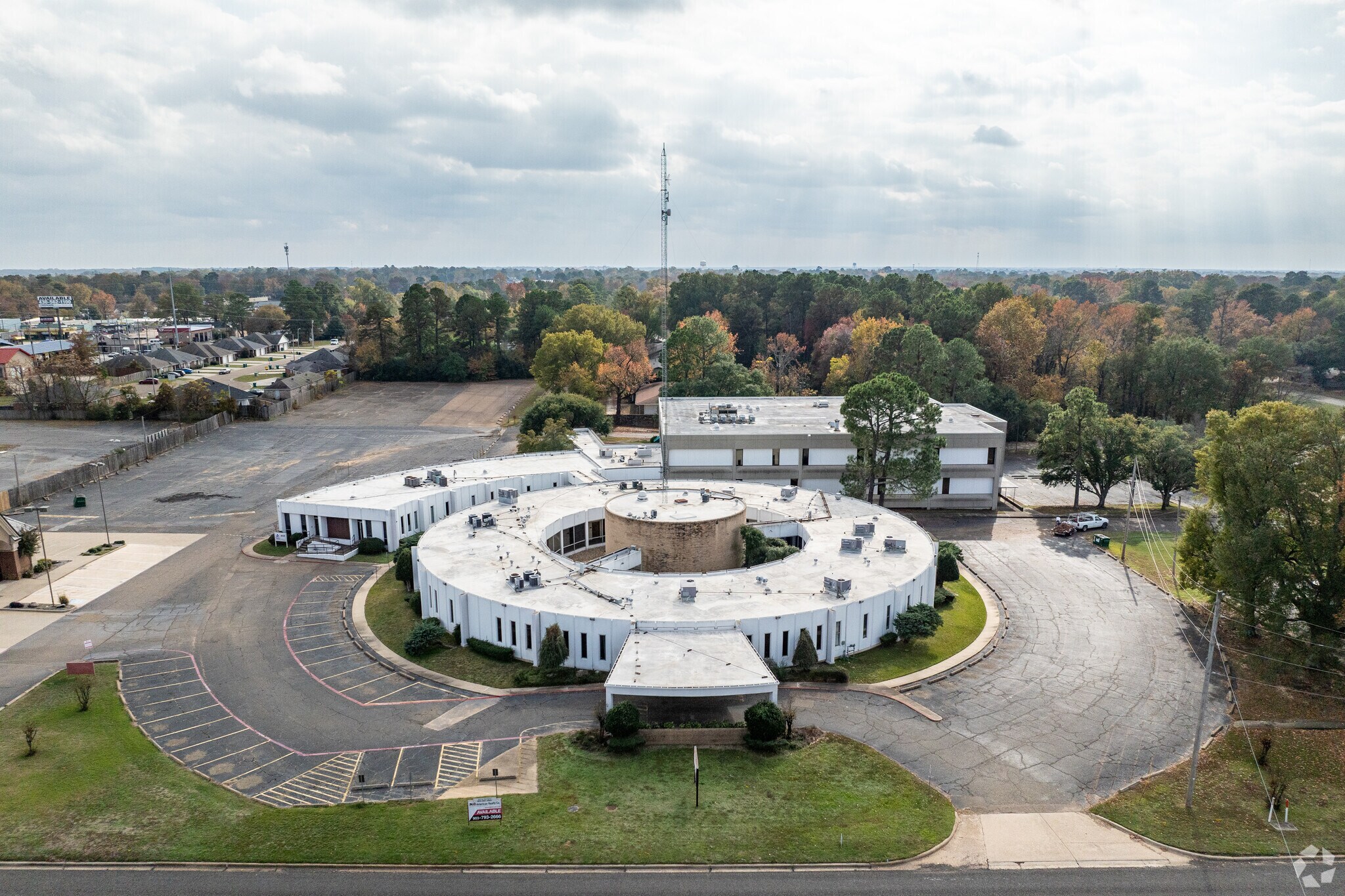 Premiere Corp. Campus | Bowie County, TX portefeuille de 2 biens à vendre sur LoopNet.fr Aérien– Image 1 sur 49