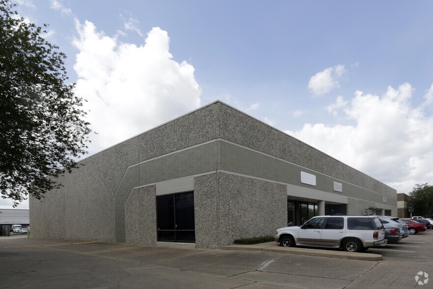 4003 Greenbriar Dr, Stafford, TX à louer - Photo de l’immeuble – Image 2 sur 2