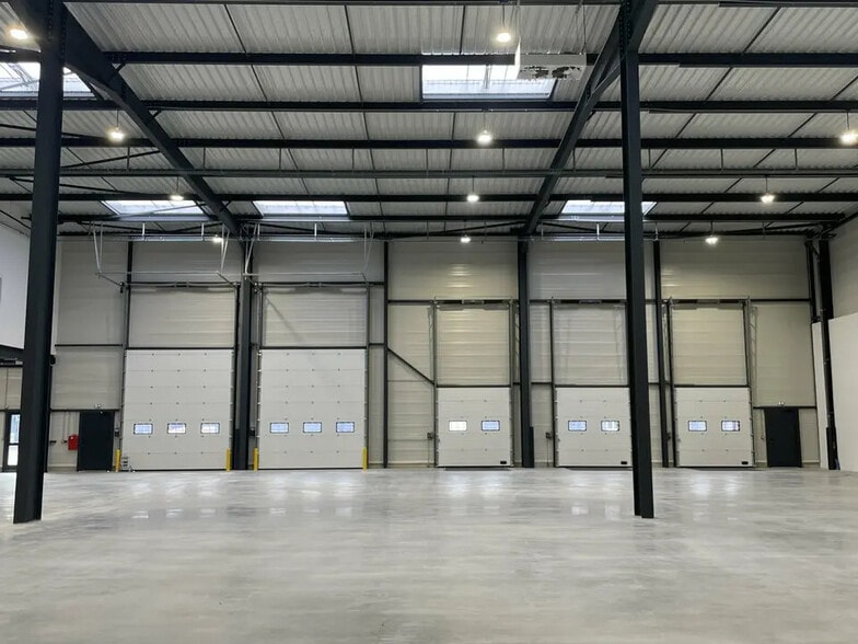 Local d’activités dans Corbas à louer - Photo intérieure – Image 3 sur 46