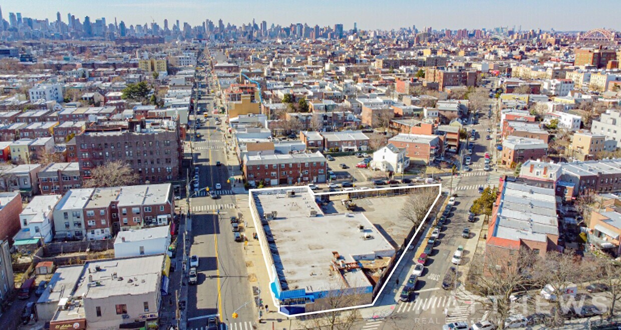 4707 Broadway, Astoria, NY à vendre Photo de l’immeuble– Image 1 sur 7
