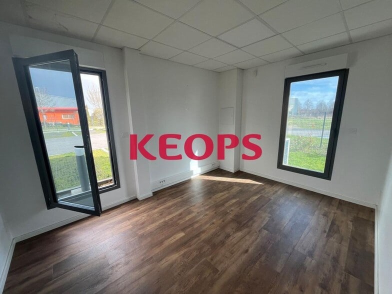 522 Rue Morhange, Deyme à vendre - Photo de l’immeuble – Image 2 sur 7