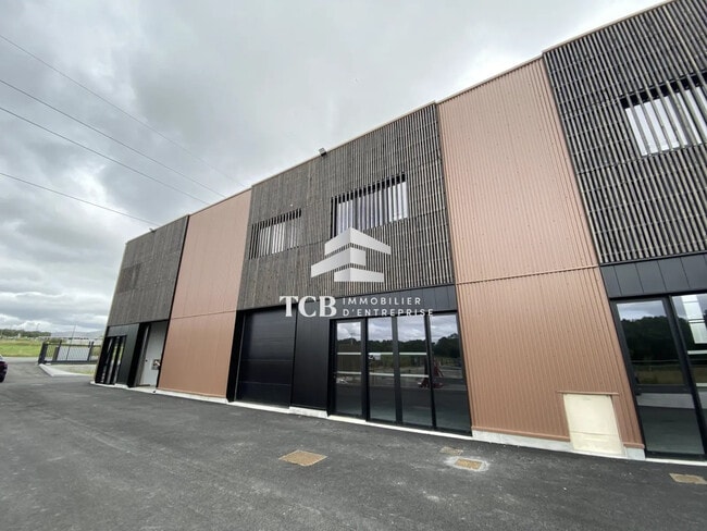 Plus de détails pour Local d'activités à louer