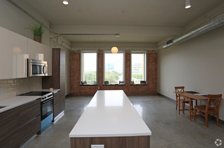 500 S Ervay St, Dallas, TX à louer - Photo intérieure – Image 2 sur 33