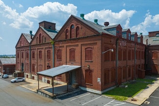 Plus de détails pour 2275 Bridge St- Building 219, Philadelphia, PA - Industriel/Logistique à vendre