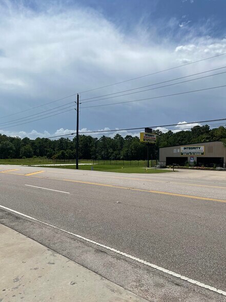 4901 Atascocita Road, Humble, TX à louer - Photo de l’immeuble – Image 3 sur 3