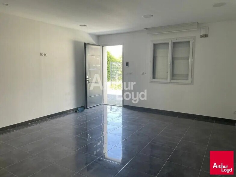 Local d'activités dans Le Plessis-Grammoire à vendre - Photo de l’immeuble – Image 3 sur 3