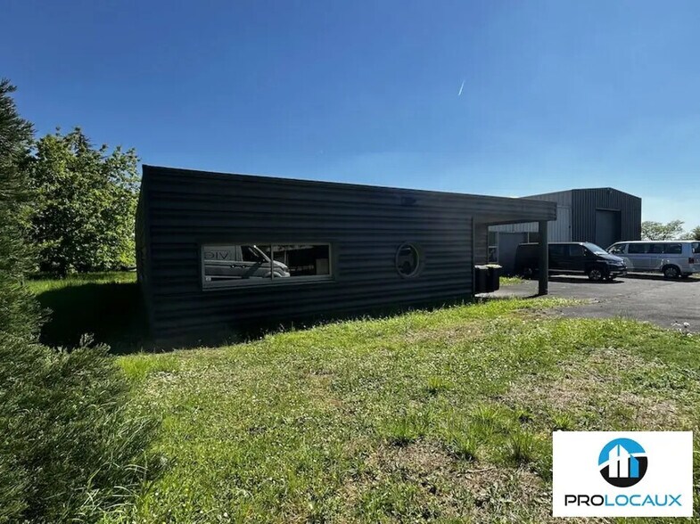 Local d’activités dans Nanteuil-le-Haudouin à louer - Photo de l’immeuble – Image 2 sur 8
