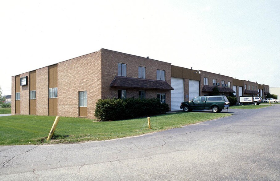 2050-2100 Winner St, Commerce Township, MI à louer - Photo de l’immeuble – Image 2 sur 5