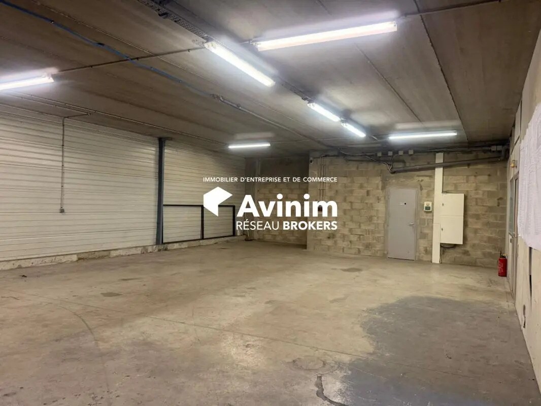 Industriel/Logistique dans Stains à vendre Photo de l’immeuble– Image 1 sur 20