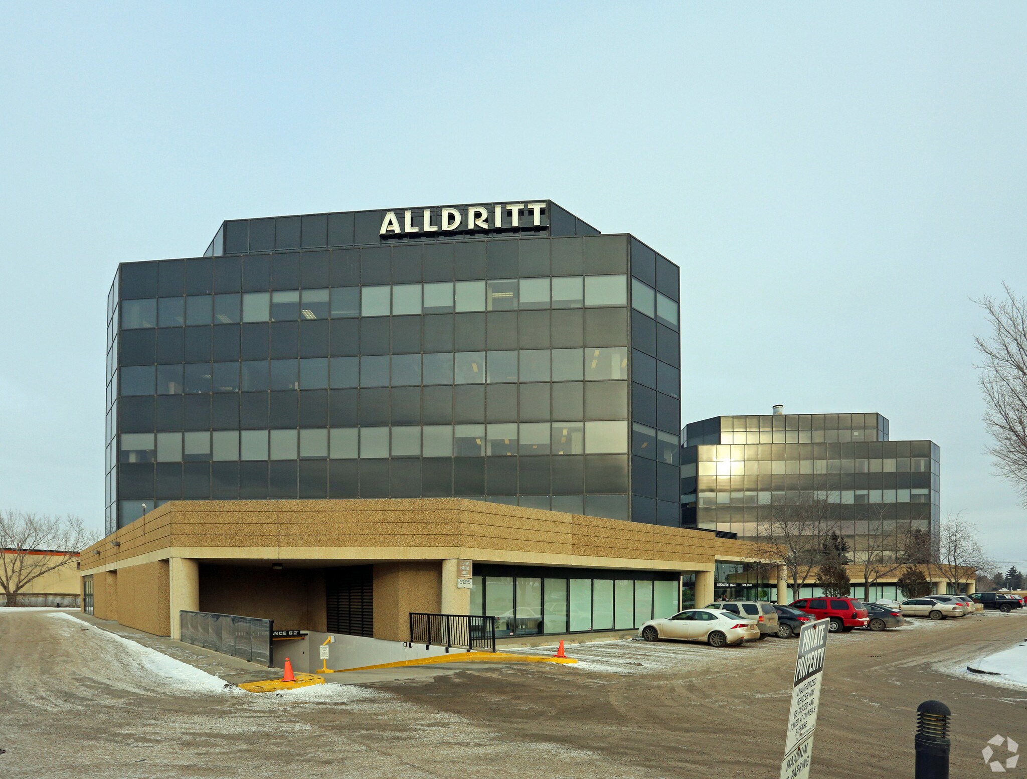 14310 111th Ave NW, Edmonton, AB à louer Photo de l’immeuble– Image 1 sur 6