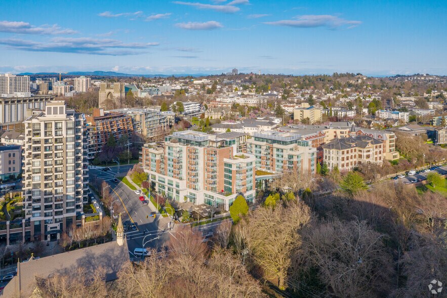 810 Humboldt St, Victoria, BC à louer - Photo de l’immeuble – Image 2 sur 4