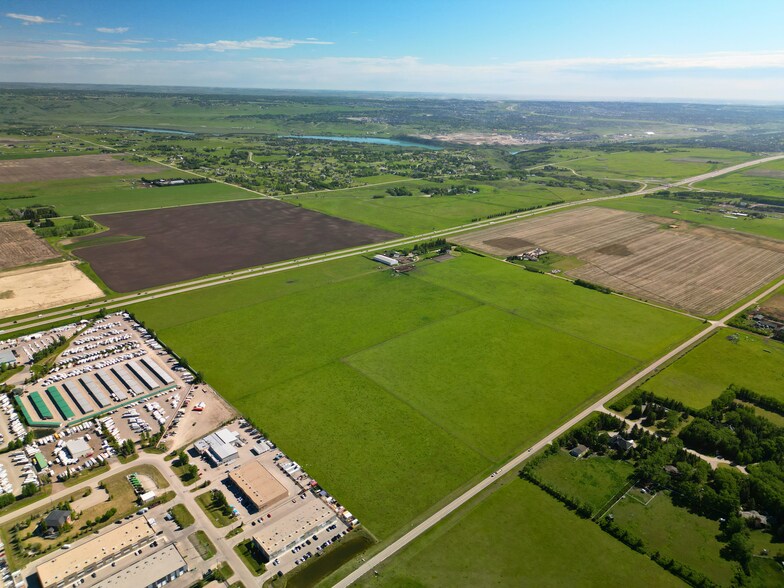 Hwy1 & Range Road 32, Calgary, AB à vendre - Aérien – Image 3 sur 7