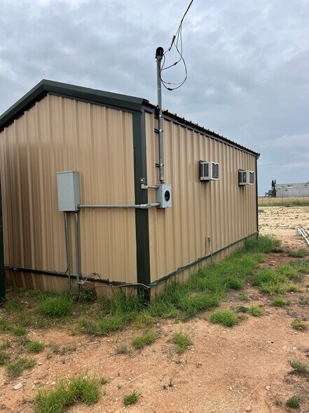 1301 Baze Way, Snyder, TX à vendre - Photo de l’immeuble – Image 2 sur 14