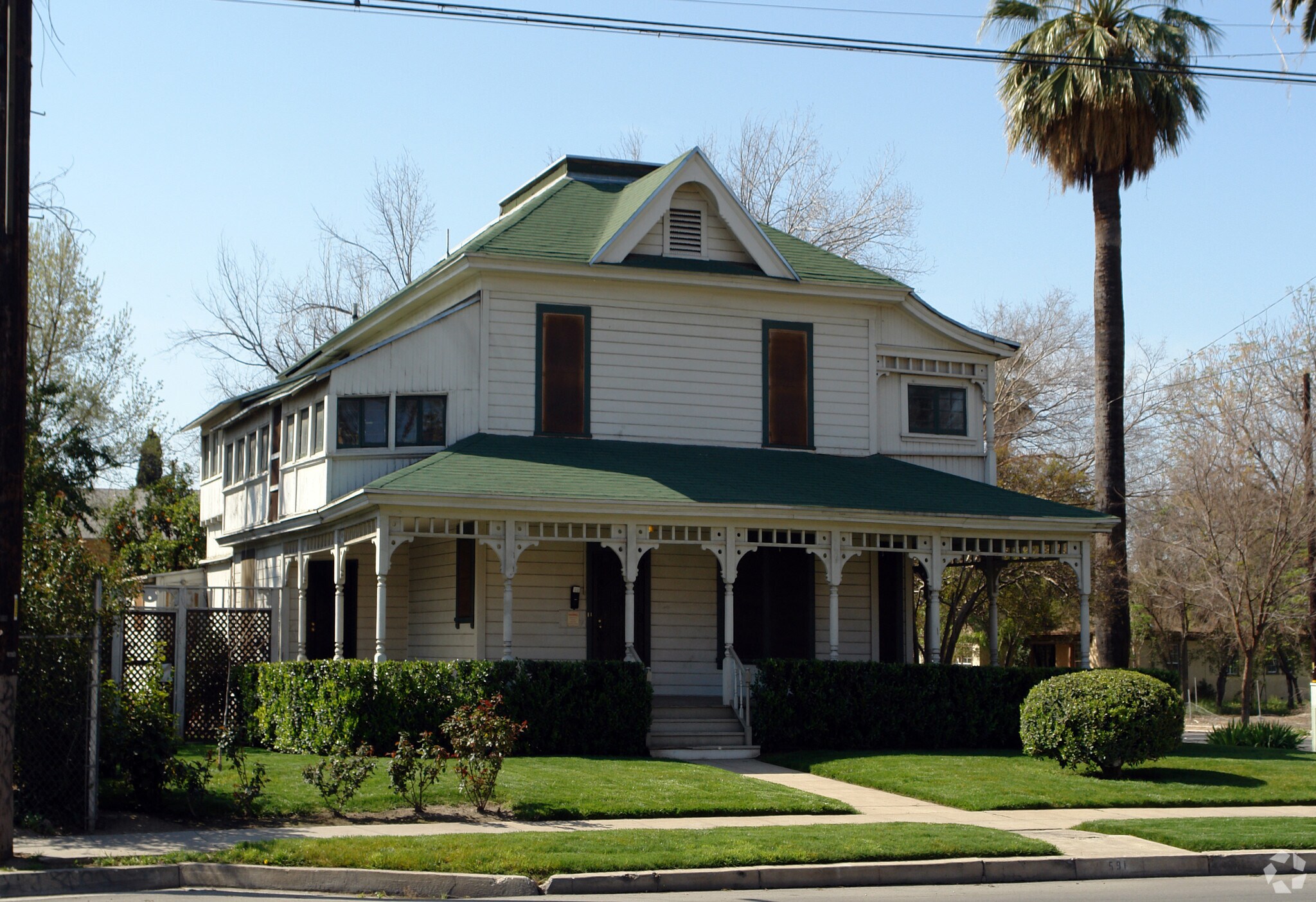 591 W 9th St, San Bernardino, CA à vendre Photo principale– Image 1 sur 28