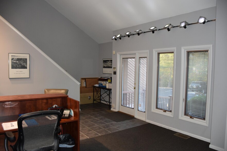 1288 Valley Forge Rd, Phoenixville, PA à vendre - Photo de l’immeuble – Image 2 sur 8