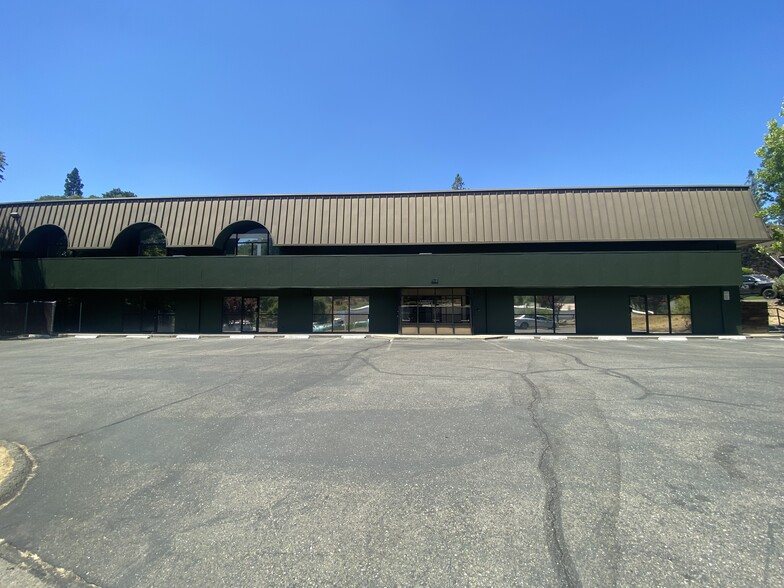 471 Pierroz Rd, Placerville, CA à louer - Photo de l’immeuble – Image 2 sur 4
