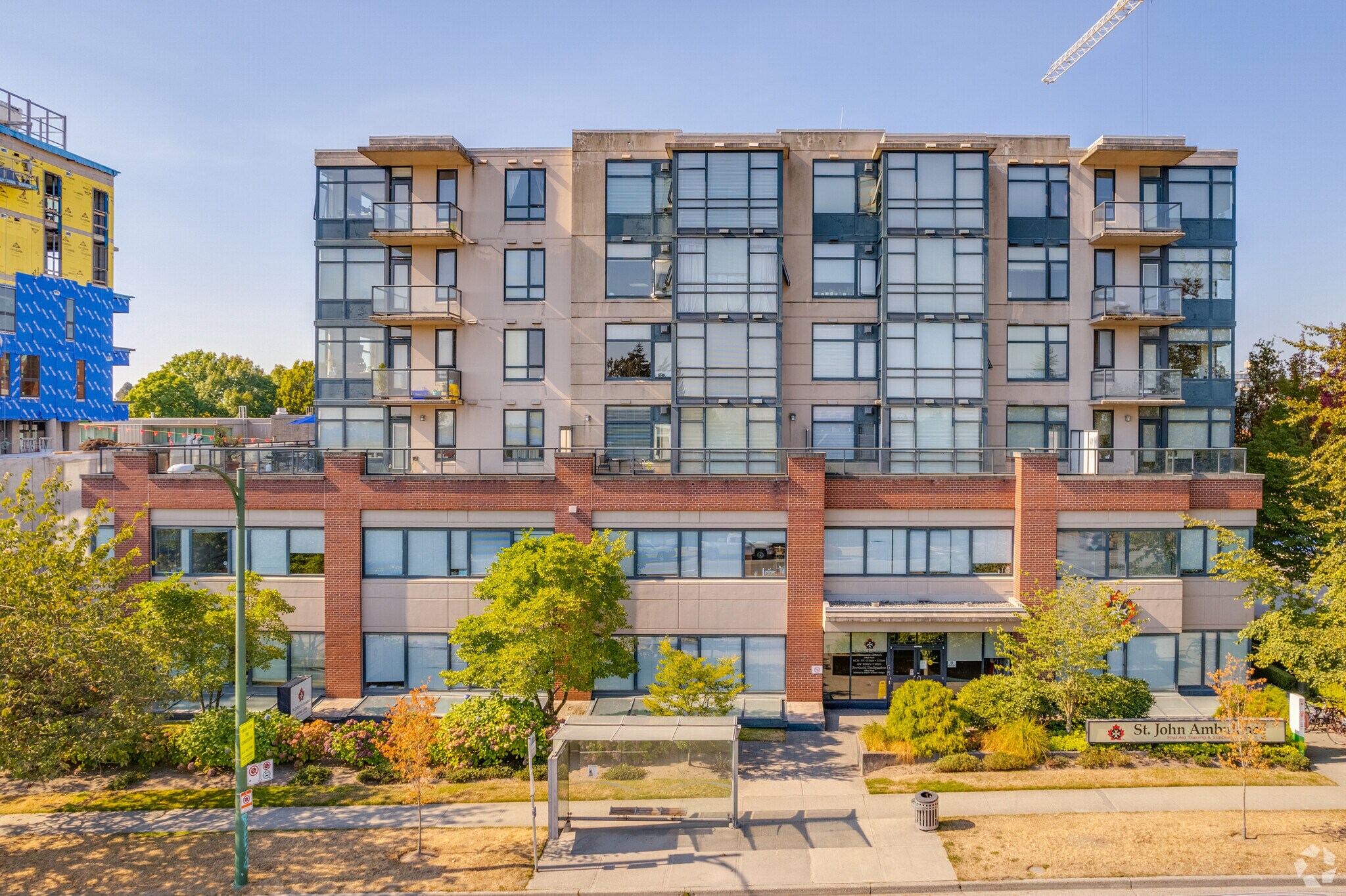 538 W 45th Ave, Vancouver, BC à louer Photo de l’immeuble– Image 1 sur 12