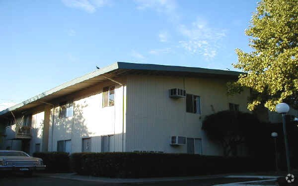 10501 Croetto Way, Rancho Cordova, CA à vendre - Photo de l’immeuble – Image 2 sur 59