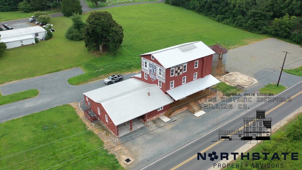 303 Main St, Richfield, NC à louer - Vidéo sur l’annonce professionnelle – Image 2 sur 16