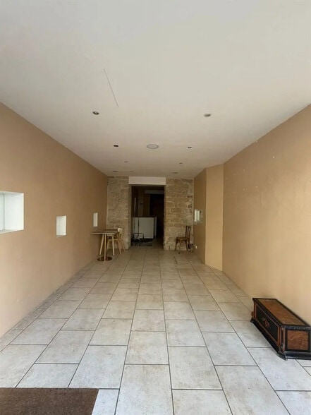 Local commercial dans Paris à louer - Photo de l’immeuble – Image 1 sur 4