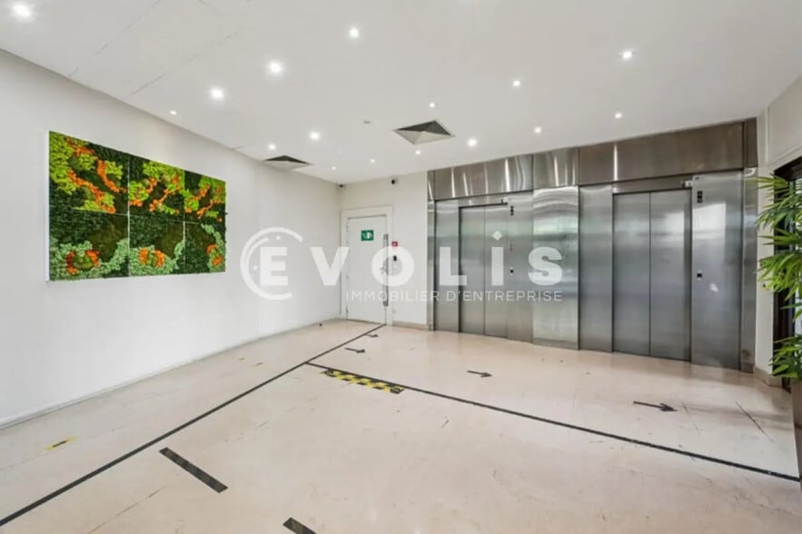 Bureau dans Nogent-sur-Marne à louer - Hall d’entrée – Image 1 sur 13