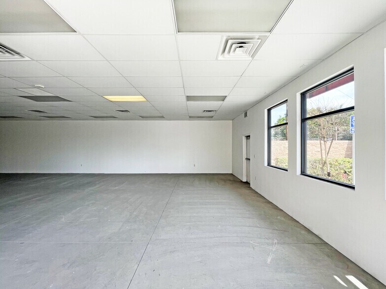 1933-1935 E Florence Ave, Los Angeles, CA à louer - Photo intérieure – Image 3 sur 8