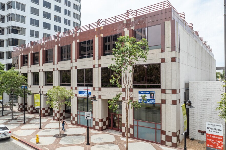 525 N Brand Blvd, Glendale, CA à louer - Photo de l’immeuble – Image 2 sur 31