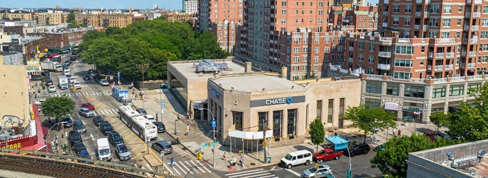 1002 Brighton Beach Ave, Brooklyn, NY à vendre - Photo de l’immeuble – Image 2 sur 3