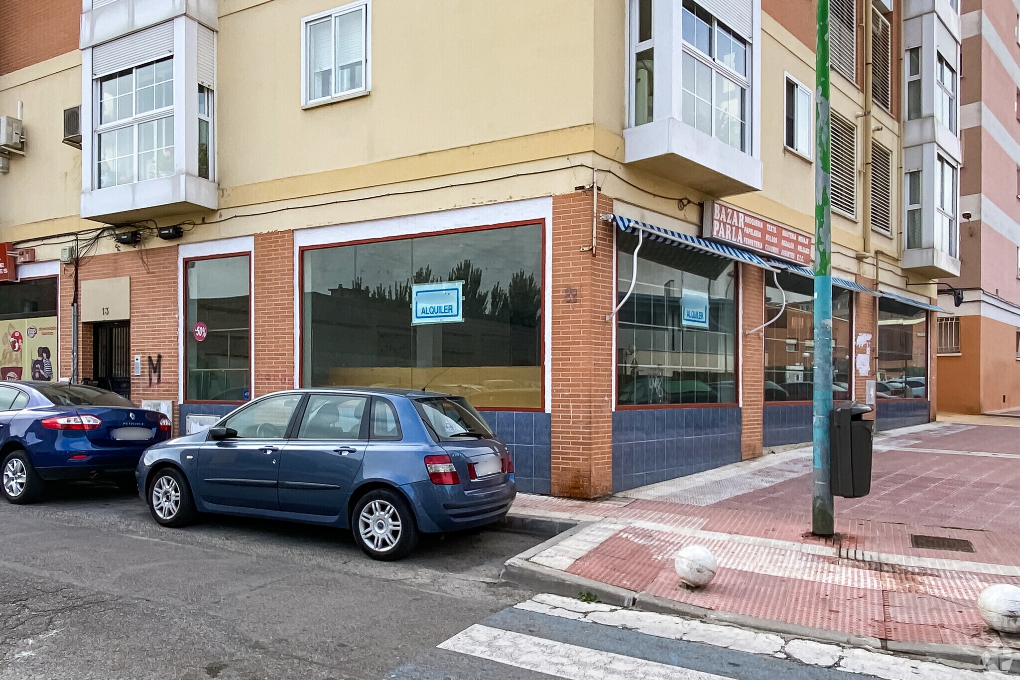 Local commercial dans Parla, Madrid à louer Photo intérieure– Image 1 sur 4
